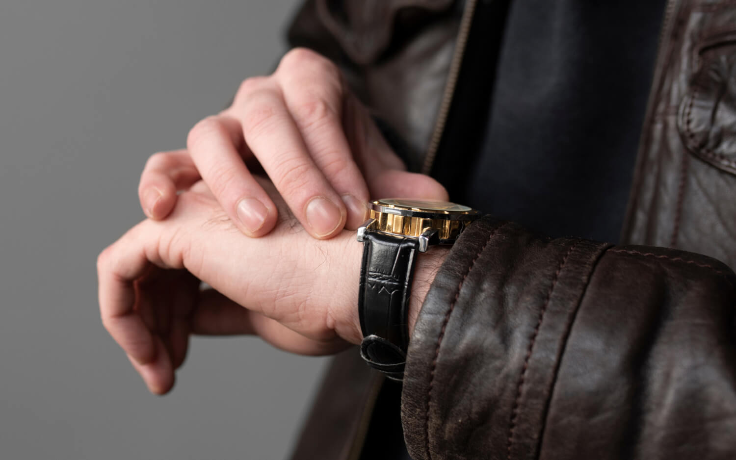 El Reloj Analógico Vive: Por Qué Elegir Agujas Frente al Smartwatch